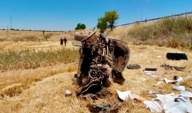 Havaalanı Yolu Üzerinde Tek Taraflı Kaza: Kontrolden Çıkan Otomobil Tarlaya Savruldu
