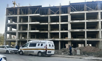 İnönü Mahallesi'nde İş Kazası: 25 Yaşındaki İşçi Ağır Yaralandı