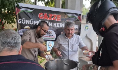 Kudüs Kardeşlik Platformu Kentin Yedi Farklı Noktasında Aşure Dağıttı
