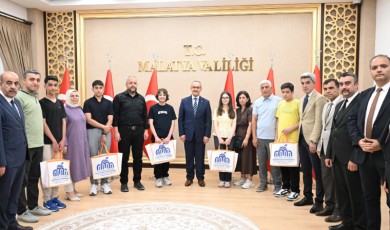 LGS Türkiye Birincileri Başarılarının Sırrını Vali Seddar Yavuz'a Anlattı