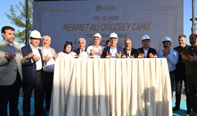 Malatya 100. Yıl Kent Parkı'nda Mehmet Ali Oğuzbey Camii'nin Temeli Dualarla Atıldı