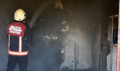 Malatya'da Alevlerin Arasından Kurtarılan Fikriye Karakaya Hastanede Hayatını Kaybetti