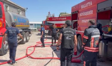 Organize Sanayi Bölgesindeki Tekstil Fabrikasının Atık Deposunda Çıkan Yangın Korku Dolu Anlar Yaşattı