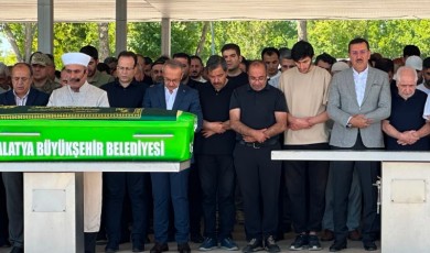 Rektör Prof. Dr. Recep Bentli’nin Acı Günü: Annesi Nefise Bentli Dualarla Son Yolculuğuna Uğurlandı