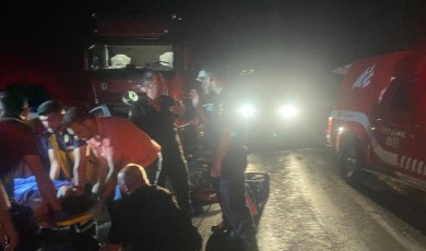 Tır İle Otomobil Kafa Kafaya Çarpıştı: Mustafa, Ayşe ve Duygu Ecrin Koşkan Vefat Etti