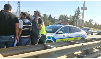 Beylerderesi Viyadüğü Üzerinde Beş Araç Birbirine Girdi: Bir Sürücü Hastaneye Kaldırıldı