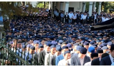 Ebuzer AYDIN / Yılanın Başı Ezilsin, Ama Kur'an'a Gönül Verenler Korunsun...