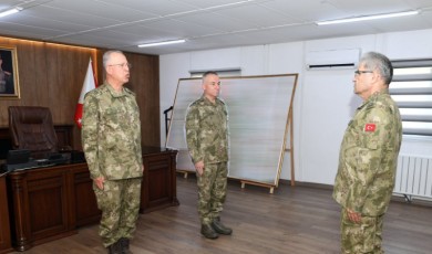 Malatya’da 2’nci Ordu Komutanlığında Sancak Yeni Komutana Emanet Edildi