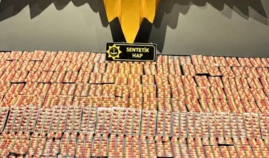 Zehir Tacirlerine Geçit Vermeyen Emniyet Güçleri Üç Şüpheliyi Yakaladı