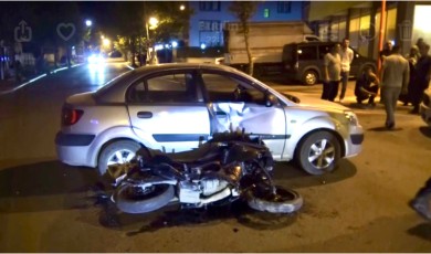 Ara Sokak Çıkışında Dehşet Anları: Motosiklet Sürücüsü Ve 11 Yaşındaki Çocuk Yaralandı