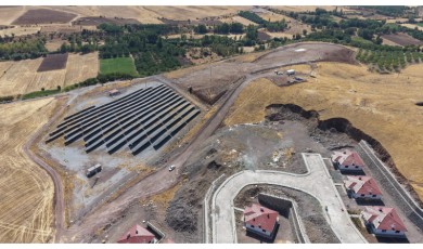 Hacıhaliloğluçiftliği Mahallesi'nde Başlatılan Projeyle Belediye Enerji İhtiyacını Güneşten Karşılayacak