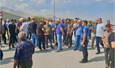 Malatya'da Öfkelenen Vatandaşlar Yolu Trafiğe Kapatmak İsteyince Gerginlik Yaşandı