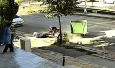 Malatya’daki Dehşet Anları Güvenlik Kamerasına Yansıdı: Minibüs Motosikleti Biçti
