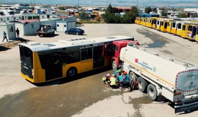 Otobüste Sıkışan Yaralılar İçin Tüm Ekipler Seferber Oldu