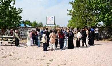 Üniversite Öğrencileri Battalgazi'nin Tarihî Mekânlarını Adım Adım Gezdi