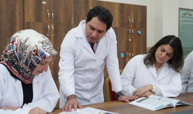 Yeni Eğitim Yılında Öğretmenlerin Önlükleri İçin Standart Geldi