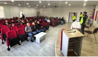 Doğanşehir'de Servis Şoförlerine Trafik Eğitimi Verildi