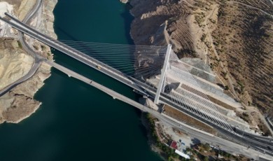 Elazığ ve Malatya Arasındaki Kömürhan Köprüsü Trafiğe Kapatıldı