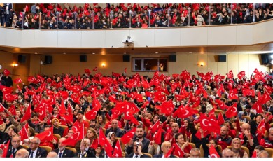 Geçit Töreni İptal Edildi... Malatya’da Cumhuriyet Coşkusu Salona Taştı