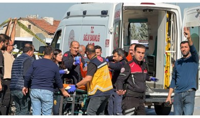 Hasan Akbulut Eşi Perihan Akbulut’u Bıçaklayarak Öldürdükten Sonra İntihar Etti