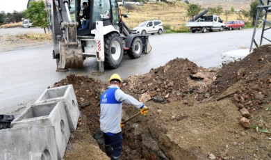 Kent Yolları Göle Döndükten Sonra MASKİ Ekipleri Kritik Noktalarda Altyapı Mesaisine Başladı