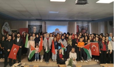 Mescid-i Aksa ve Umut Tiyatrosu Öğrencilerden Büyük İlgi Gördü