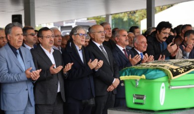 Prof. Dr. Ramazan Özdemir'in Ağabeyi Burhan Özdemir Son Yolculuğuna Uğurlandı