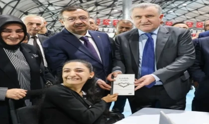 Sevim Levent Kitapseverlerle 12. Malatya Kitap Fuarında Bir Araya Geldi