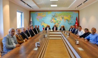 Yeşilyurt Belediye Başkanı Prof. Dr. İlhan Geçit Hayırsever İş İnsanlarıyla Bir Araya Geldi