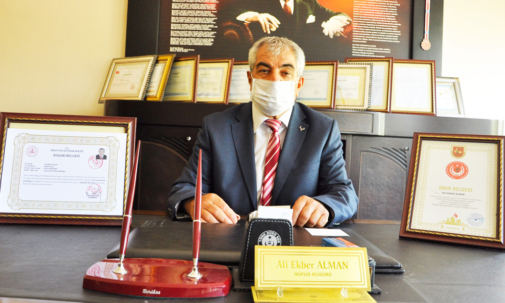 Ödüle doymuyor
