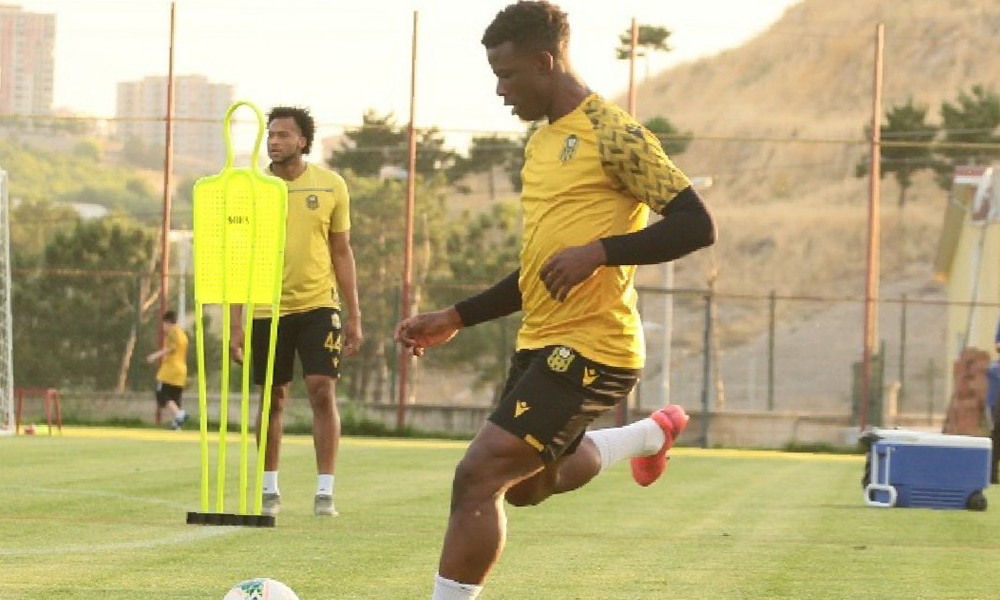 Youssouf performansıyla dikkat çekiyor