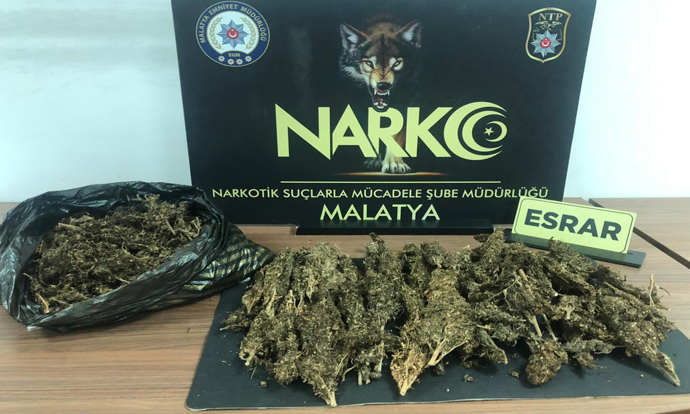 1 kilo esrar ele geçirildi!