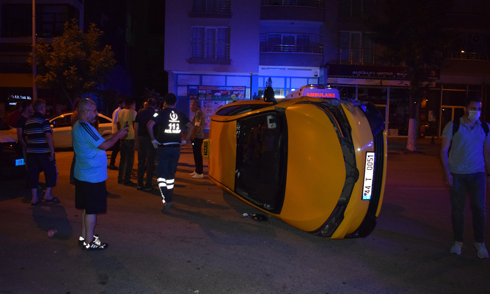 Devrilen araçta yaralanan olmadı!
