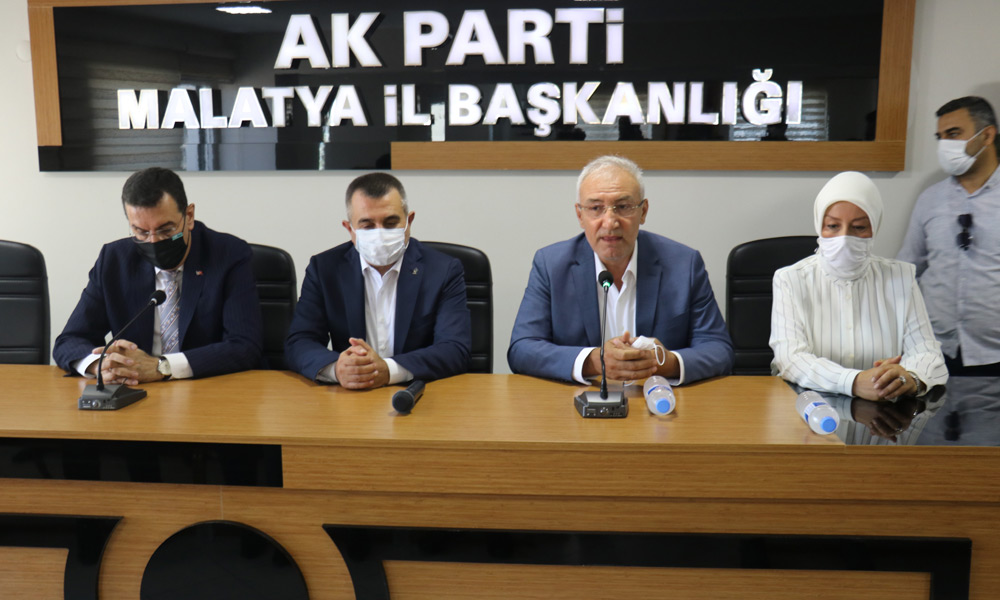 Ak Parti'de bayramlaşma!