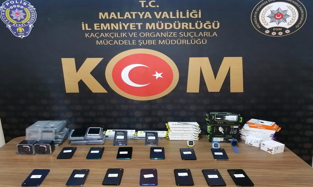 Telefon kaçakçısı kıskıvrak!
