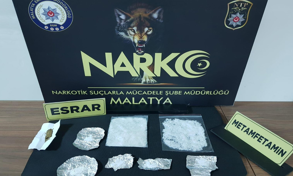 Sokak satıcısı kıskıvrak!