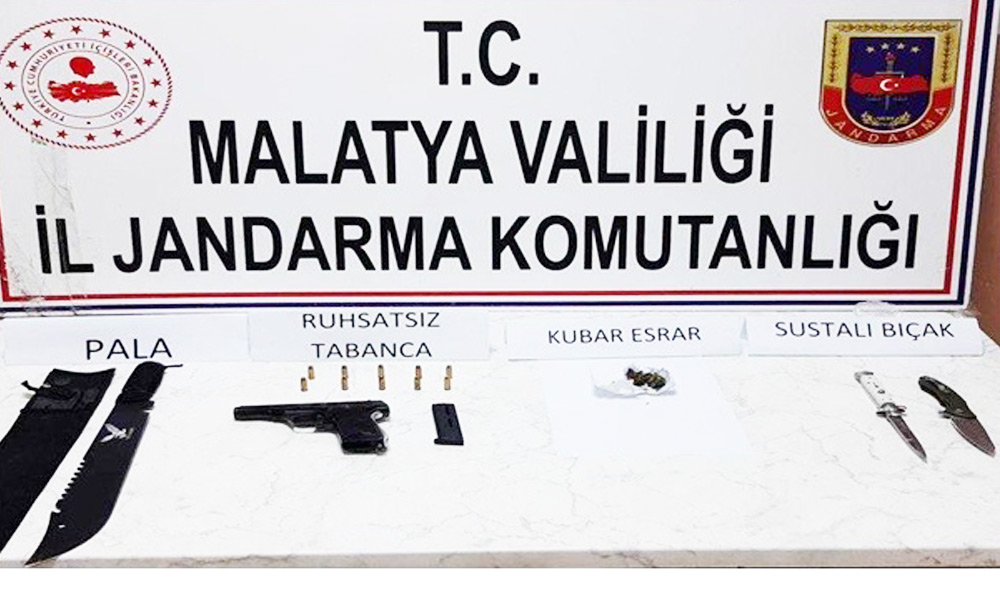 4 zanlı kaçakçılıktan yakalandı!