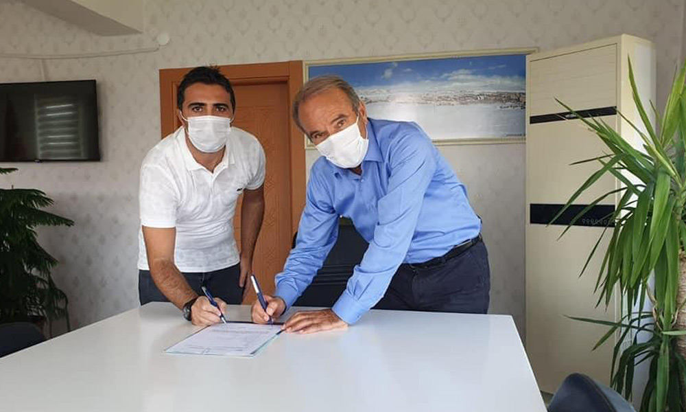 Soner Bayram ile sözleşme imzaladı