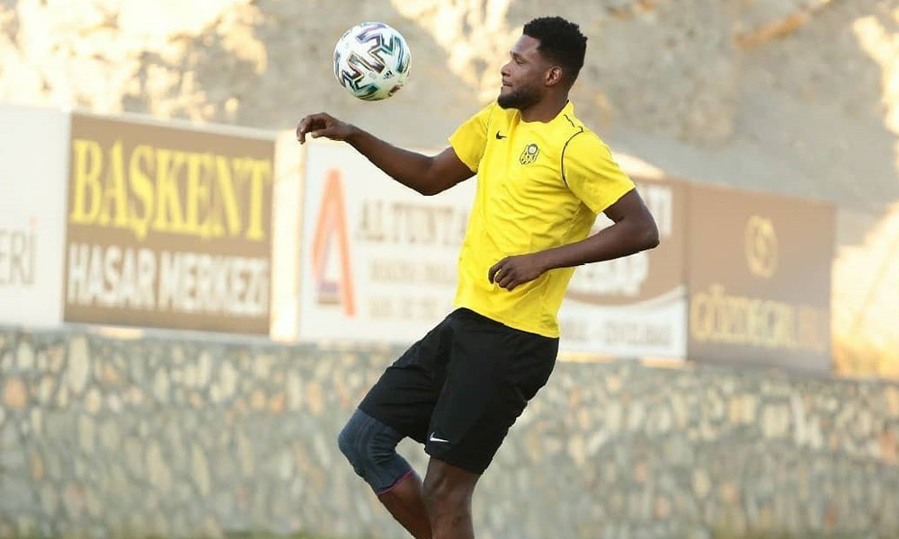 Tetteh, Trabzonspor maçını iple çekiyor!