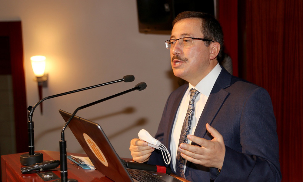 Aşı 6 aydan önce çıkmaz!