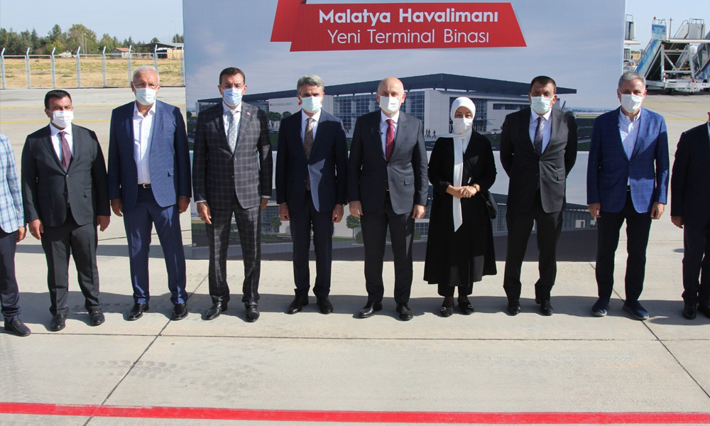 Karaismailoğlu: Dev projeleri bir bir hayata geçirdik