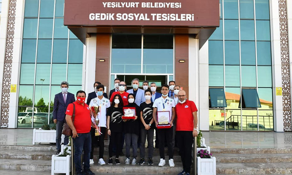 Şampiyonlarla bir araya geldiler
