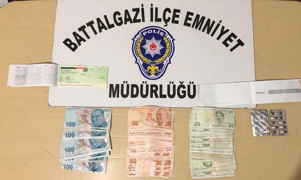 Alışveriş yapar gibi hırsızlık yaptı!