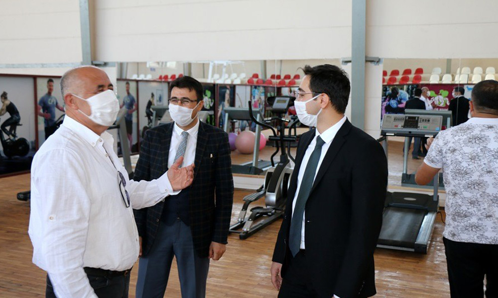 O ilçeye modern spor salonu!
