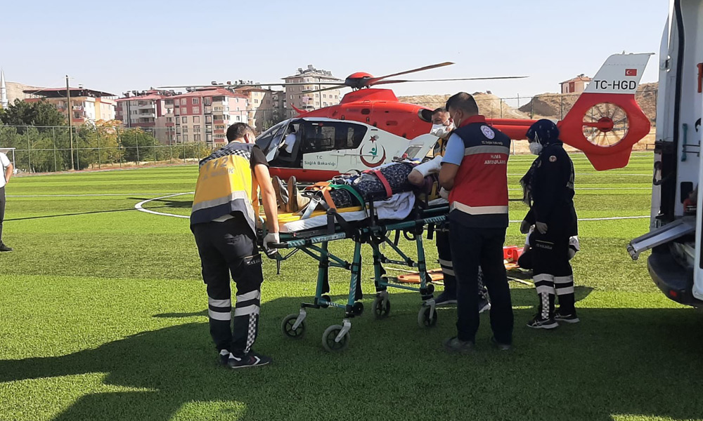 Hava ambulansı hastanın imdadına böyle yetişti!