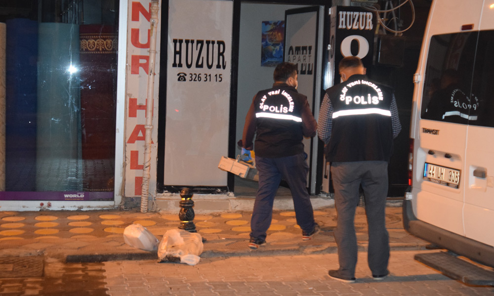 Otel odasında ölü bulundu!