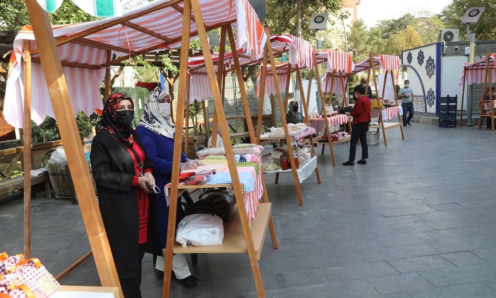 ‘Hanımeli pazarı’ açıldı