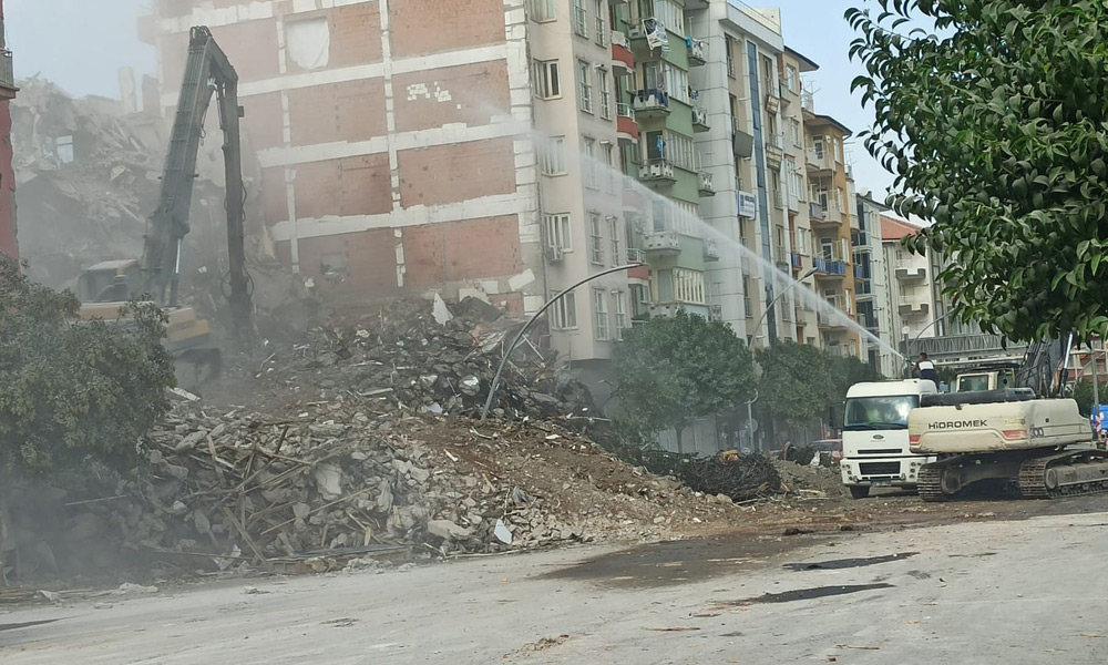Bin 928 hasarlı evin yıkımı gerçekleşti