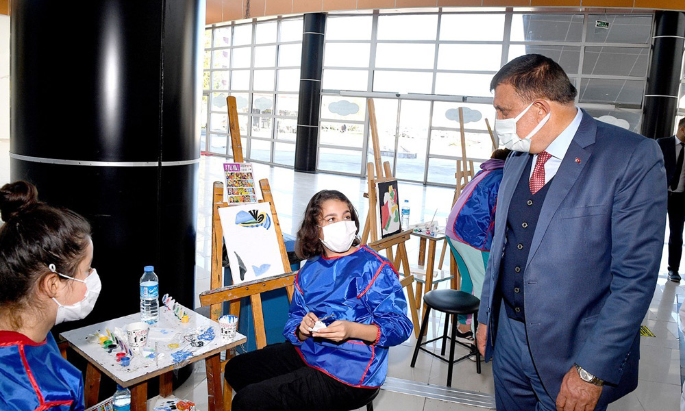 ‘Büyük yürekli ressamlar buluşuyor’