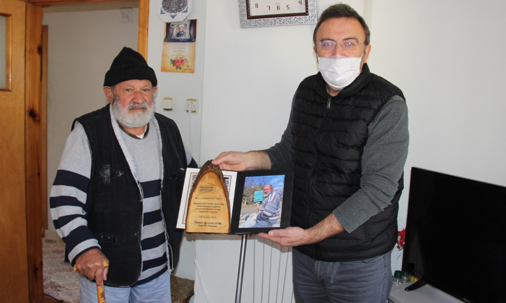 İlçedeki birçok eserde katkısı var